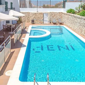 Jeni & Restaurant Hotel